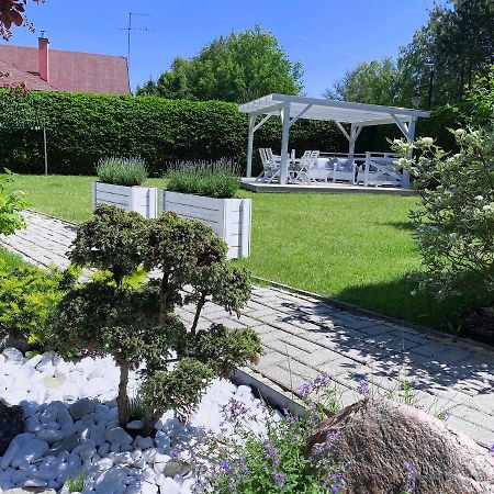 Szary Domek Apartamenty Stolpmünde Exterior foto