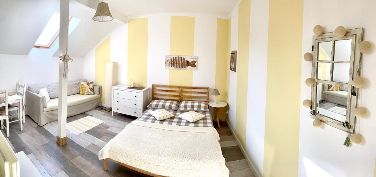 Szary Domek Apartamenty Stolpmünde Exterior foto