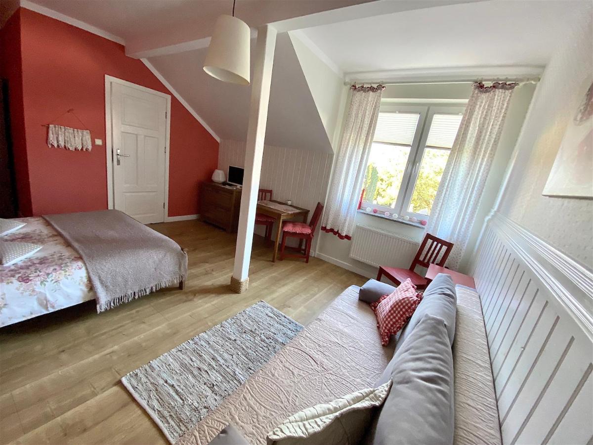 Szary Domek Apartamenty Stolpmünde Exterior foto