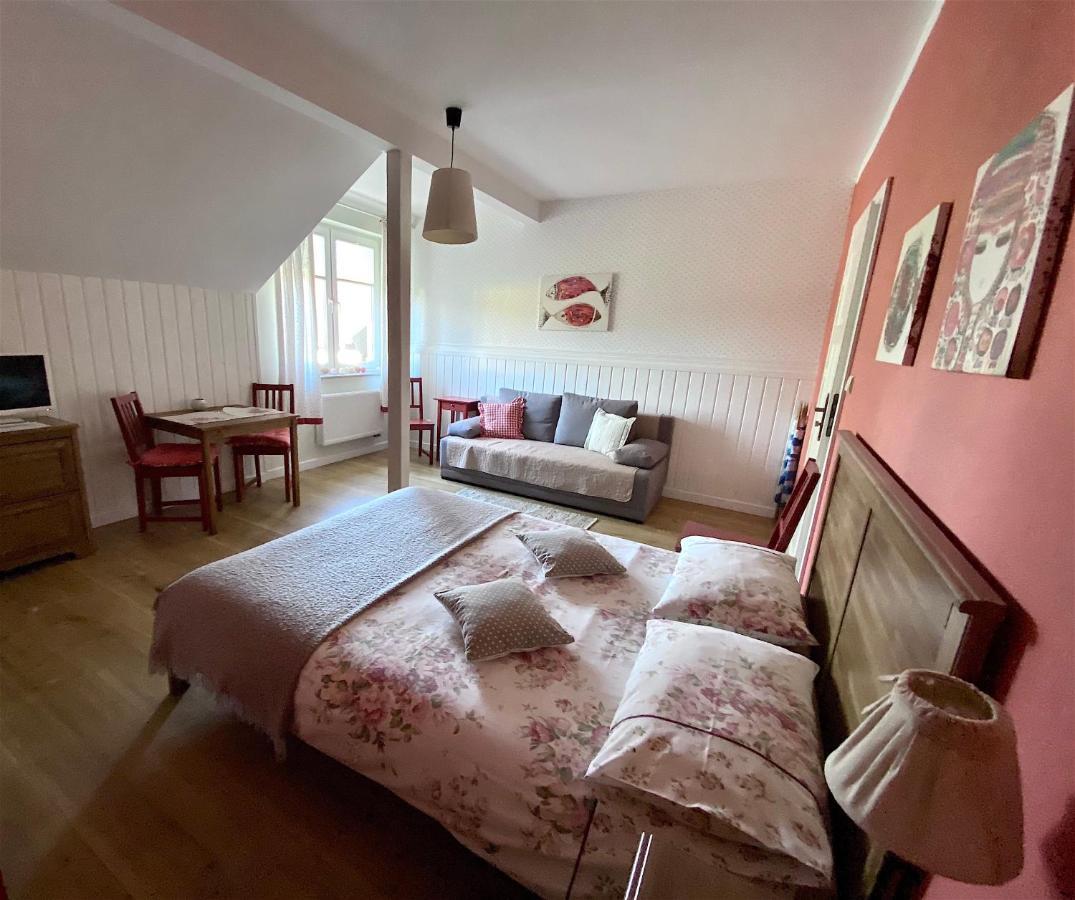 Szary Domek Apartamenty Stolpmünde Exterior foto
