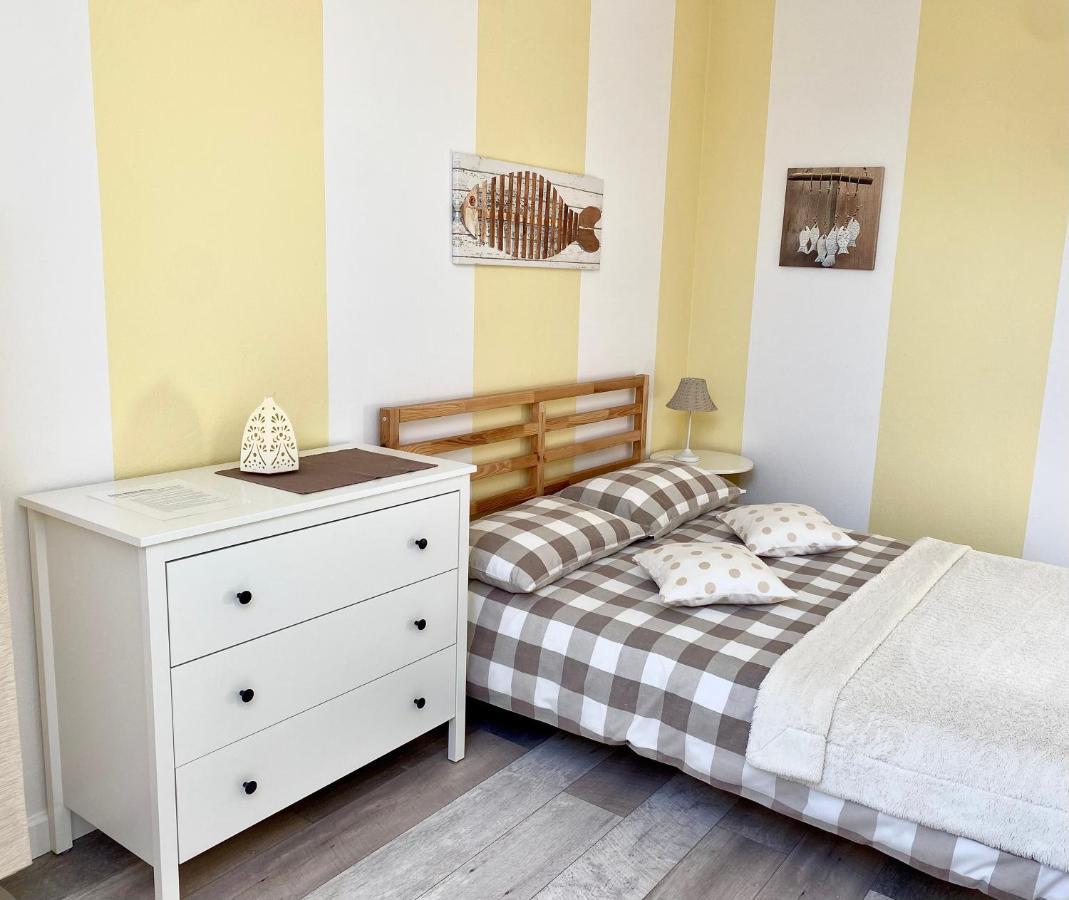 Szary Domek Apartamenty Stolpmünde Exterior foto