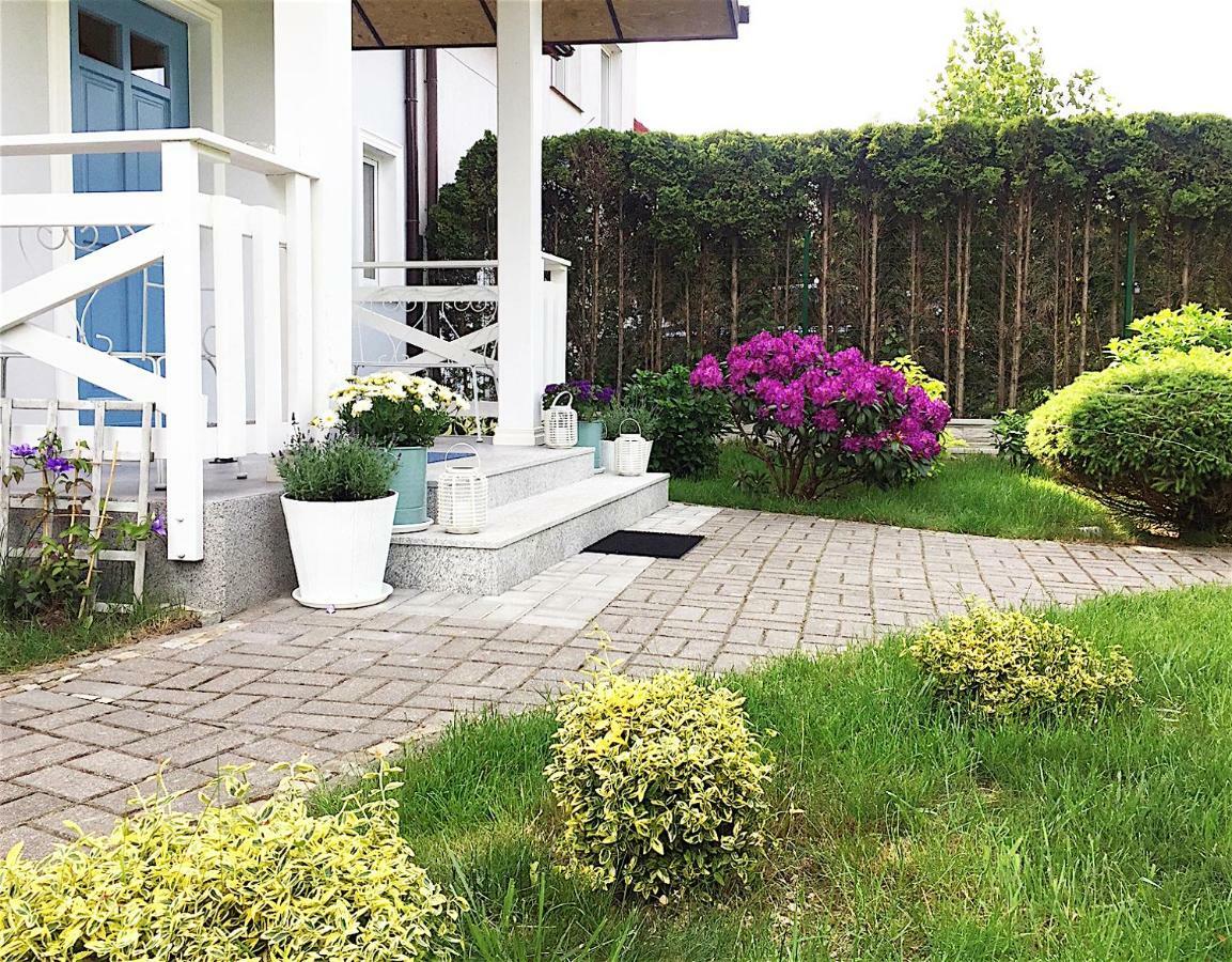 Szary Domek Apartamenty Stolpmünde Exterior foto